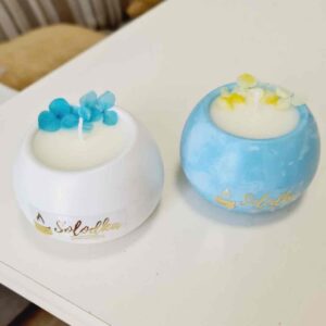 032acc14-554b-4364-8fdc-859554a95a3a.jpg Свічка ароматична Solodka з квітами в кашпо 65 г