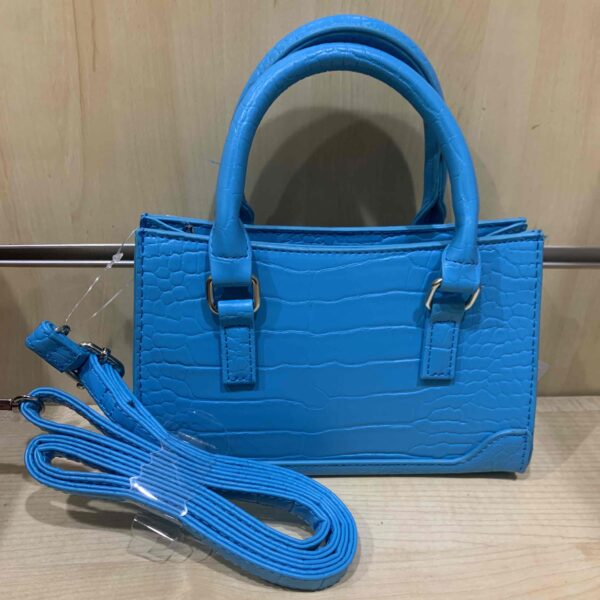 Сумочка-міні з двома ручками (текстура крокодил) Primark синя