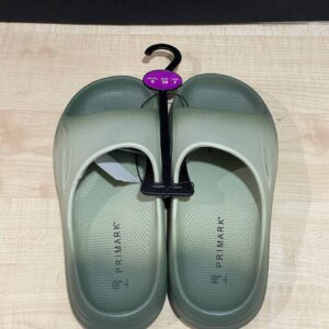 Шльопанці жіночі резинові Primark товста підошва зелений градієнт