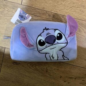 094d549f-9162-4bbb-8325-8f88b60f7836.jpg Косметичка велюрова «Stitch/Disney» Primark синя