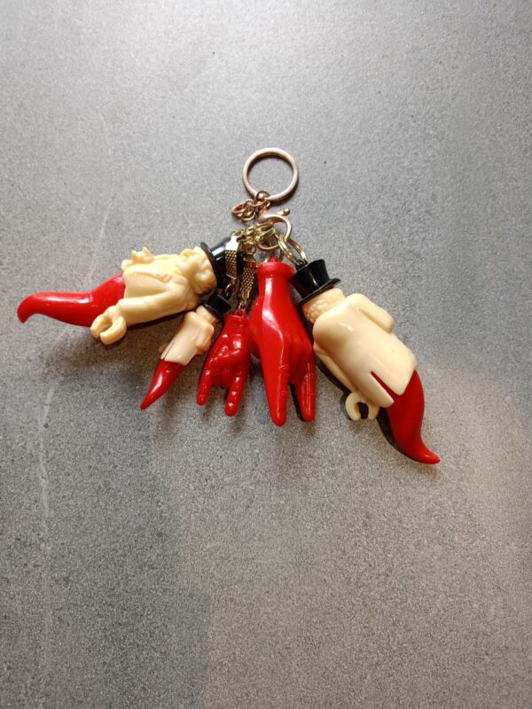 Брелок пластиковий "Перчики/ Гітари/Рука/Слоник/Полуниця"