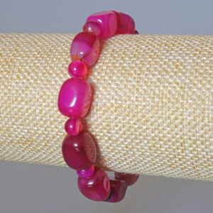 0d5ecd98-d99d-4b42-bd57-3aca6e828a7d.jpg Браслет натур. Агат малиновий брусок 9х12 мм та кулька 6 мм стрейч