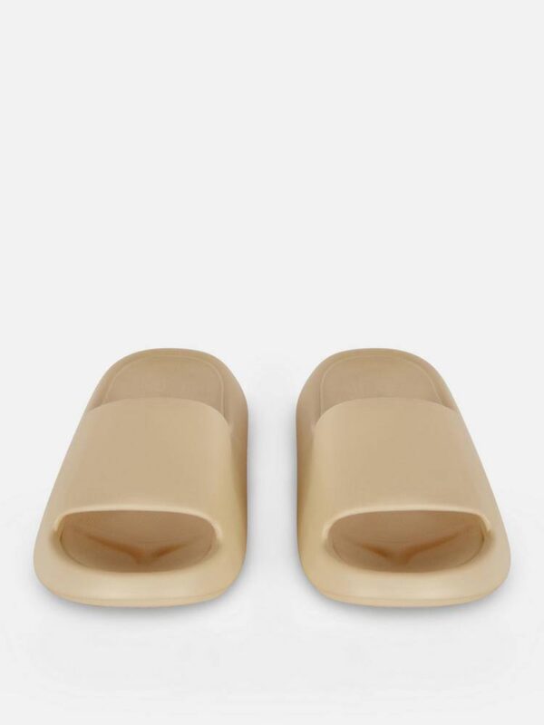 15fb0faa-d7a8-4300-87cc-c1e06ffd23b7.jpg Шльопанці жіночі резинові Primark товста підошва беж