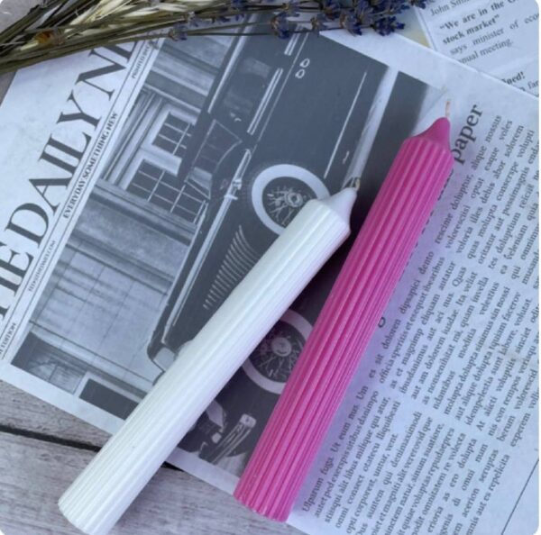 Свічка столова парафінова "Колона/Грань" 5C D 2,5 см 18 см мікс кольорів