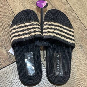 16a8ef76-107f-46ff-bb12-6d0d268799f2.jpg Шльопанці жіночі резинові Primark з ефектом соломи чорно-бежеві