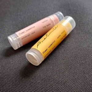 1fb50e5a-e886-4af3-92de-f049f8d3342e.jpg Бальзам для губ (в пластиковій тубі) Ameli