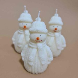 2761be45-1d5b-44e0-bc2b-cec9c6c7fbcf.jpg Свічка ароматична Solodka "Сніговик" "M" 85 г