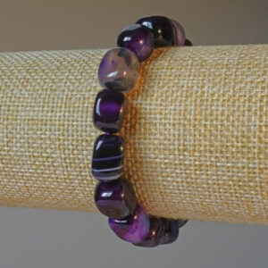 2fa2b7e3-2636-46dd-855b-5cc927a032db.jpg Браслет натур. Агат фіолетовий брусок 9х12 мм стрейч