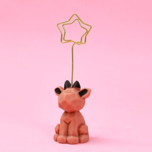 33df1271-28db-4c47-9f78-e962c754cc80.jpg Тримач канцелярський креативний для повідомлень, візиток, фото тощо, корівка