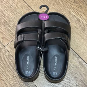 38eac36d-8007-4520-a13b-4b45cee26081.jpg Шльопанці жіночі резинові Primark з ремінцями товста підошва