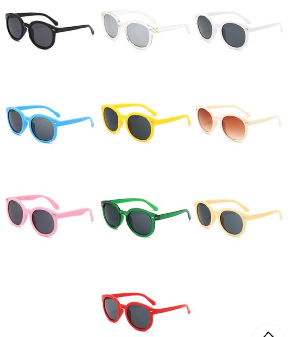 Окуляри дитячі сонцезахисні круглі чорне скло в кольоровій оправі (10105)