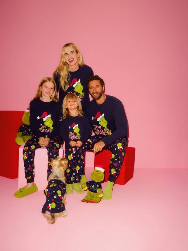 416c8740-d6c9-4d89-aa64-ca65c40900dc-1.jpg Піжама чоловіча Primark "Grinch/ Грінч" котон