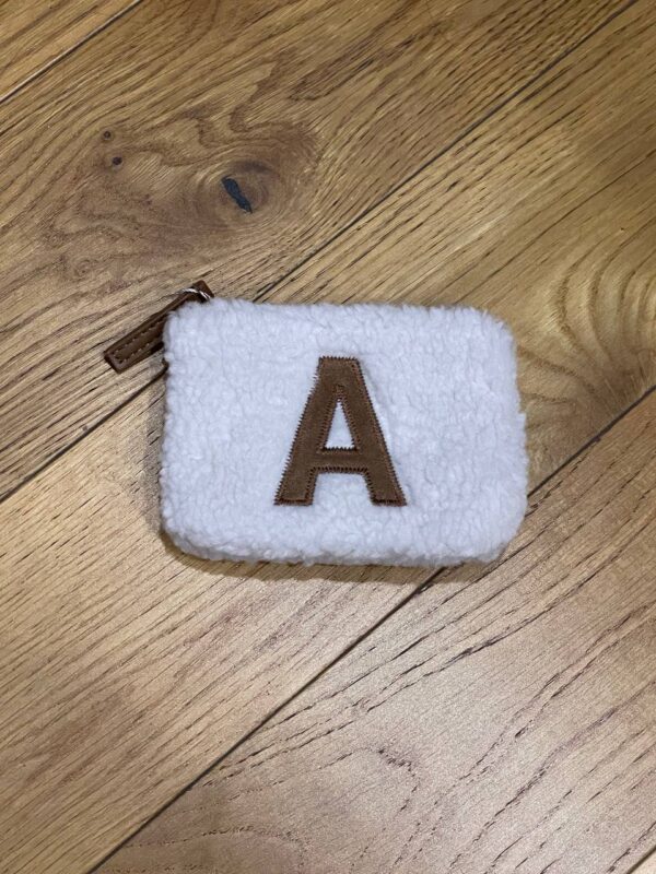 Гаманець компактний Primark лаконічний "Буква" тедді білий