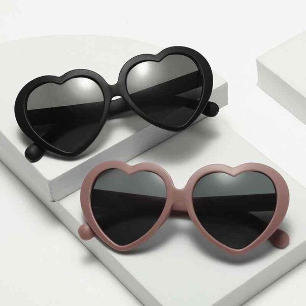 46041c9d-b36d-4732-ab5a-6917cbf52b3c.jpg Окуляри дитячі сонцезахисні "Сердечка" однотонні (01692)