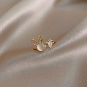 49fbf73e-6a2f-492d-9540-40809bb25db3.jpg Каблучка жіноча металева «Зайчик з морковкою» срібний з рожевим (7465)