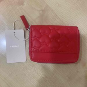 569e06aa-afaf-423c-a1d4-1ff04c50679f.jpg Гаманець Primark стьобаний в сердечка червоний 1 шт