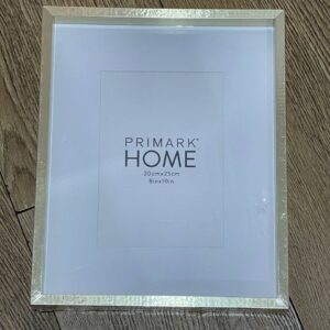 584b262a-c77a-413f-bcfa-ac6e8e1ad246.jpg Фоторамка Primark (20*25) золота