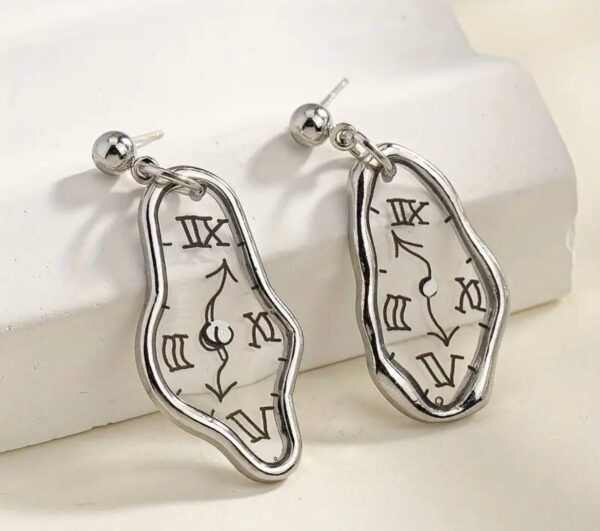 Сережки металеві "Годинник" срібні (8619)