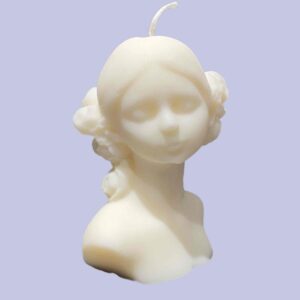 62f5ebec-2051-4b92-b525-d16461d8f702-1.jpg Свічка ароматична Solodka "Дівчина з трояндами" (соєвий віск) 100г