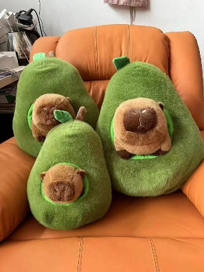 М'яка іграшка "Капібара в Авокадо" 45 см