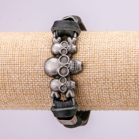 Браслет чоловічий еко-шкіра "Черепи" чорний на застібці