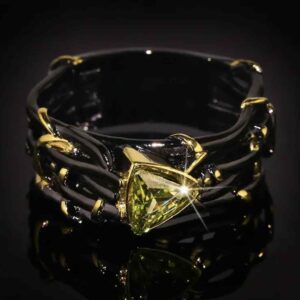 Каблучка жіноча чорна з камінцем