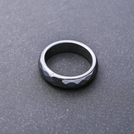 Каблучка з натурального каменю Гематит грановане h-6мм b-3мм