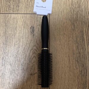 72756461-5dd8-4df7-bdbb-bec8478e1140.jpg Щітка для вкладання волосся кругла мала Primark чорна