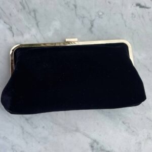 Сумочка-клатч вечірня Primark оксамитова з золотою застібкою чорна