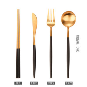 7a1aef7d-e7a7-4dc7-b625-780aa0657af1.jpg Столові прибори з нержавіючої сталі 4 предмета (ложка, вилка, ніж, палички), чорно-золотий
