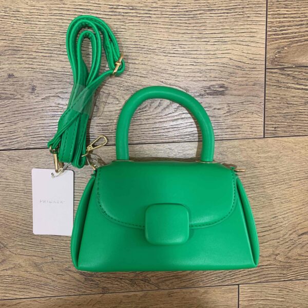 7ab261bf-c9f3-4f17-9f21-5ca42041e681-1.jpg Сумочка-міні "Портфель" Primark з ручкою та додатковим ремінцем зелена