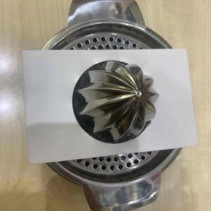 815b1bd1-4927-4073-9ed5-d8a7be8306f3.jpg Віджималка для лимона класична металева Tiger