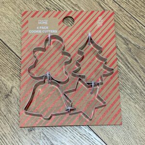 815f86d7-ed06-4f2f-9dab-ea7725d431fd.jpg Форма для печива Primark "Новорічна" 4 шт