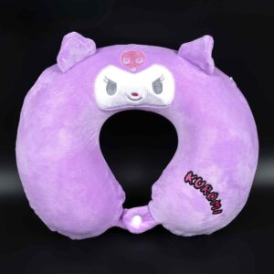 8212d653-781d-4897-abaa-2bb4cb793a2c.jpg Подушка дорожня U-подібна «Kuromi/ Куромі» піна меморі фіолетова