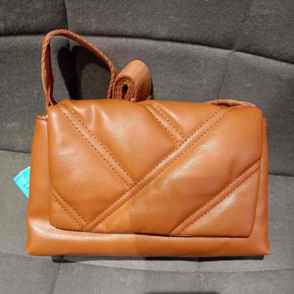 Сумочка-конверт Primark дута стьобана кемел