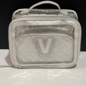 8bb04f7a-ff2a-4a8f-9c71-01082e9dfd1b.jpg Набір косметичок Primark "Буква" прозора/срібна глітер 3 в 1