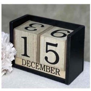 90f1c054-a74d-4ba3-aa8c-6a71f85cacf8.jpg Вічний календар дерев'яний кубики (натуральний/чорний)