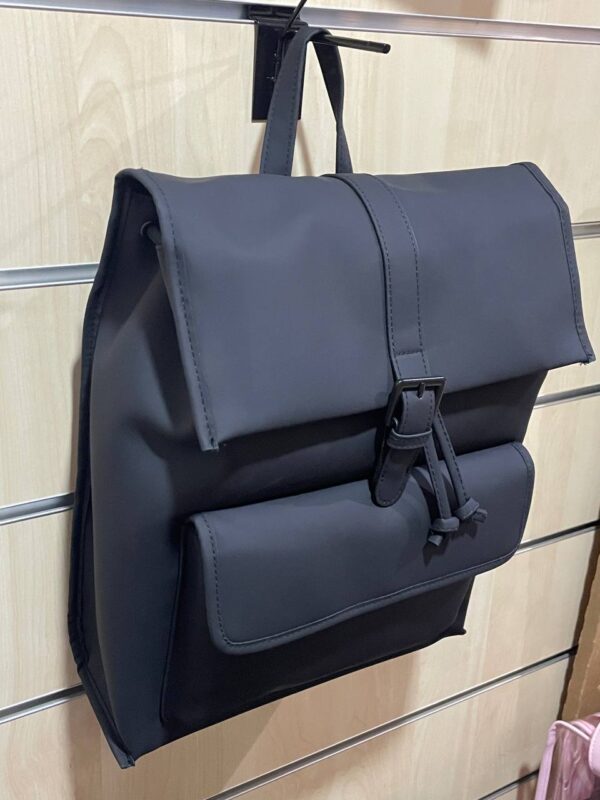 92ac8be9-79c8-47a4-b557-0313758e5d4f.jpg Рюкзак-портфель з кишенею Primark чорний