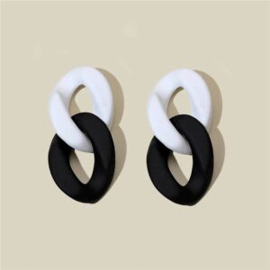 95b90990-9357-4db6-be94-badc792df912.jpg Сережки акрилові "Ланцюг" масивні чорно-білі 3,5 см (8105)