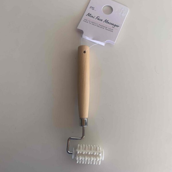 Масажер для обличчя Primark "Mini Face Massager" з деревяною ручкою