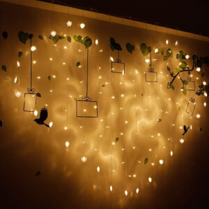 Гірлянда-штора "СЕРЦЕ" з фігурками 3*2 м золоте світло (розетка)