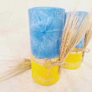 9f7c4991-4a96-4307-8bb4-d09890b37ef8.jpg Свічка ароматична Solodka "Циліндр" в бетоні з декором патріотична 400 г