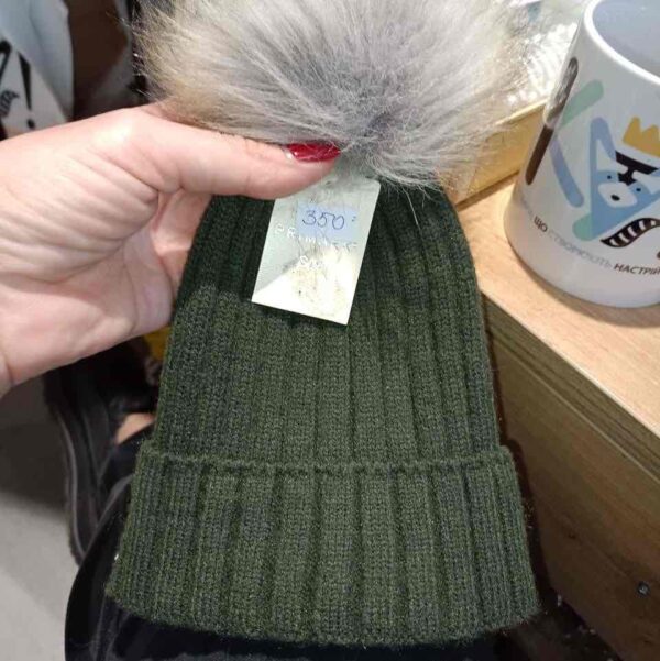 Шапка-біні дитяча з помпоном Primark в рубчик хакі