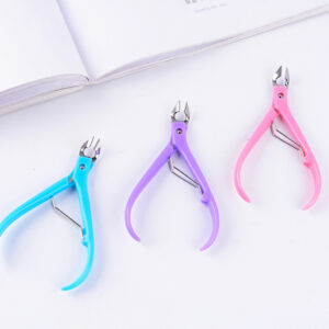 Кусачки манікюрні з пластиковими ручками, рожеві
