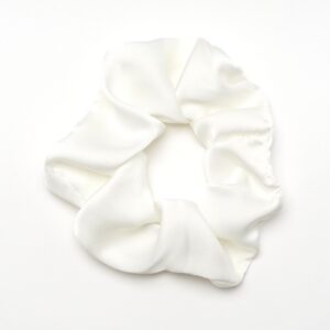 Гумка для волосся "Рюшечка" велика шовкова 11 см біла
