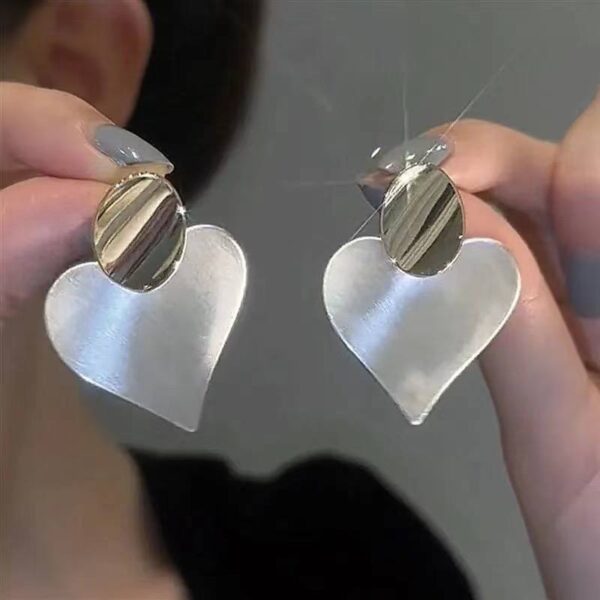 Сережки геометричні "Серце" матово-блискучі срібні (8196)