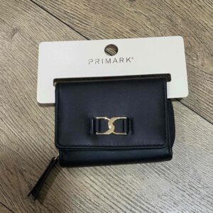 cc51b98f-c24c-4c94-bf7f-ea29abf25560.jpg Гаманець Primark з золотистою деталлю чорний