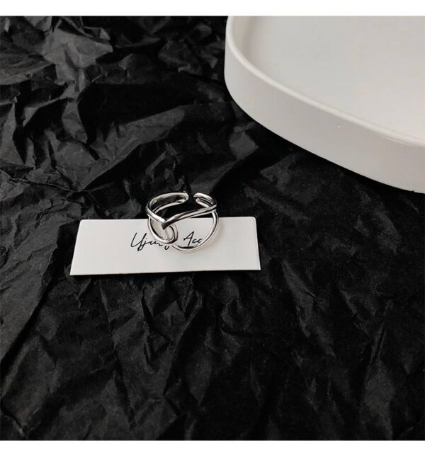 Каблучка жіноча "Геометрична" вісьмірка срібна (7381)