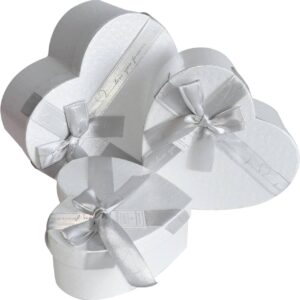 Коробка подарункова "Серце" біла зі стрічкою №3 (27*23.5*13 см)