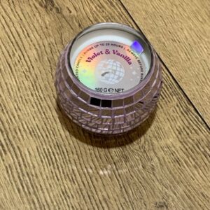 Свічка "Диско" Primark фіолетова (160 г/ 25 годин)